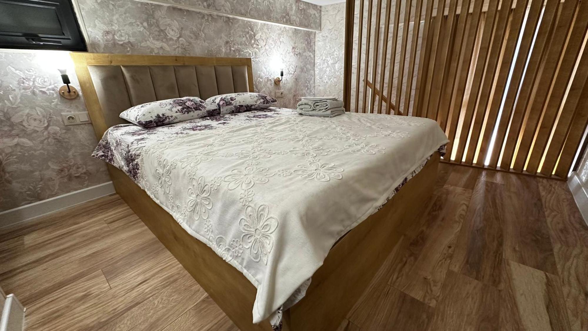 Made With Love Apartment Тбілісі Екстер'єр фото