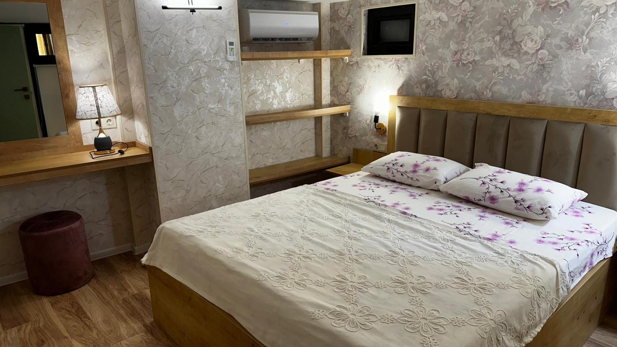 Made With Love Apartment Тбілісі Екстер'єр фото